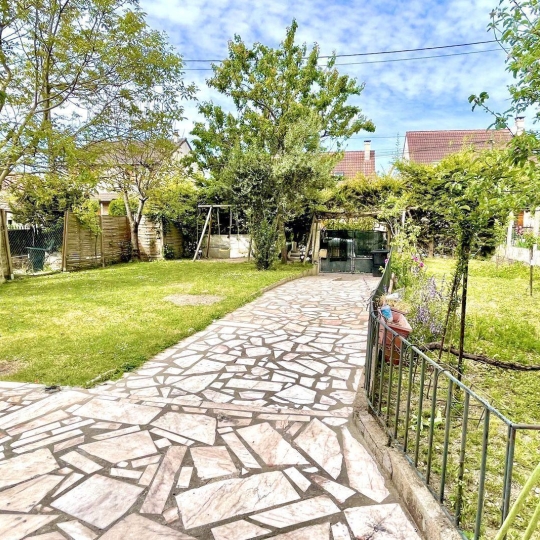  Annonces ST DENIS : Immeuble | GAGNY (93220) | 321 m2 | 0 &euro; 