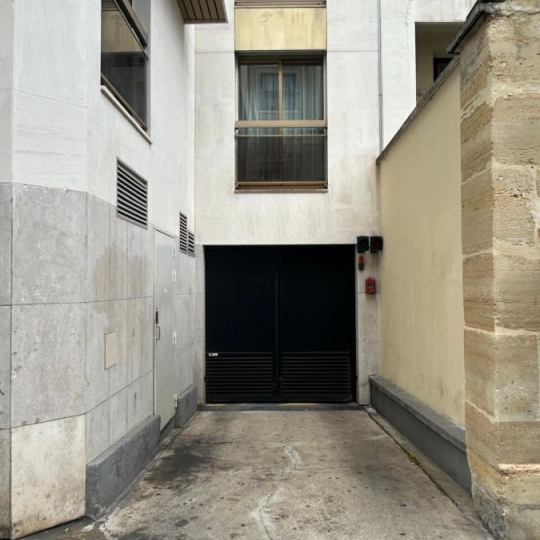  Annonces ST DENIS : Garage / Parking | PARIS (75015) | 12 m2 | 120 &euro; 