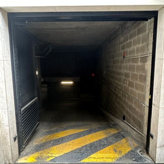  Annonces ST DENIS : Garage / Parking | PARIS (75015) | 12 m2 | 120 &euro; 