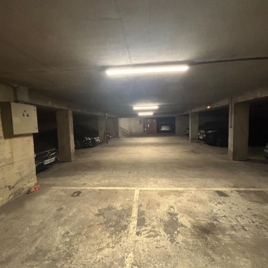  Annonces ST DENIS : Garage / Parking | PARIS (75015) | 12 m2 | 120 &euro; 
