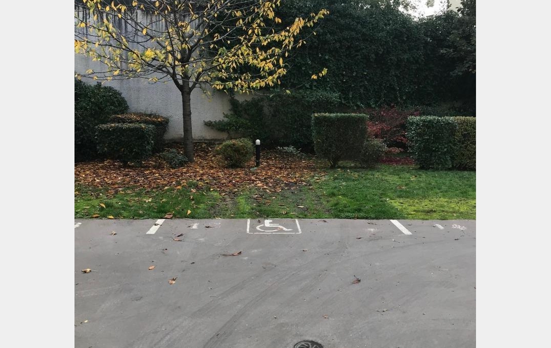 Annonces ST DENIS : Garage / Parking | ISSY-LES-MOULINEAUX (92130) | 0 m2 | 85 &euro; 