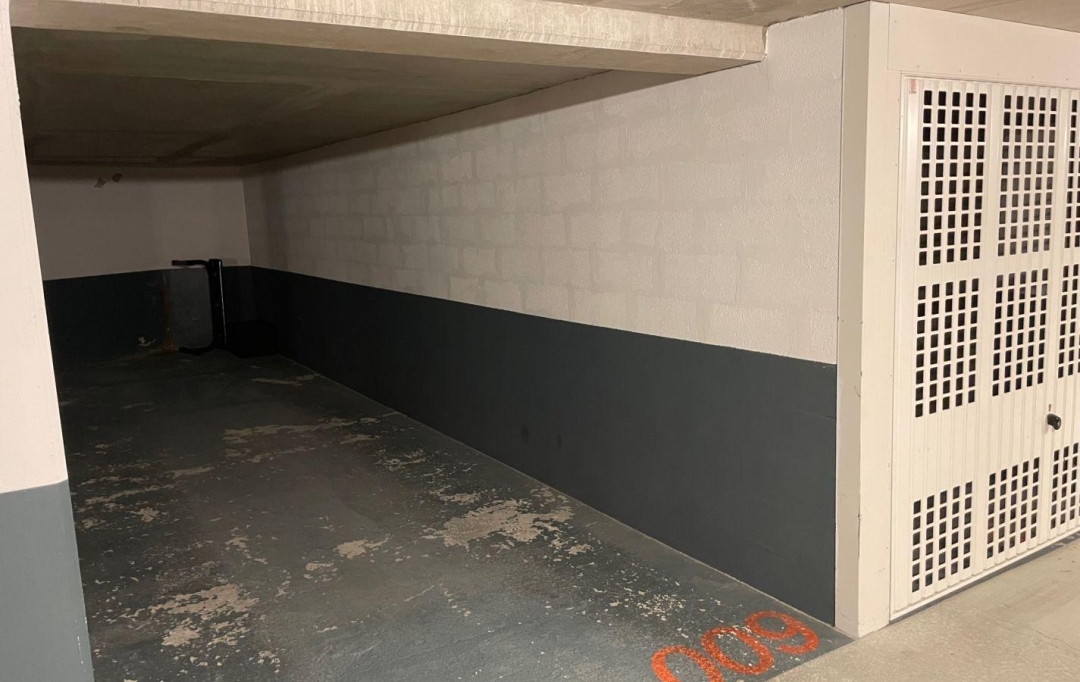 Annonces ST DENIS : Garage / Parking | BOULOGNE-BILLANCOURT (92100) | 14 m2 | 150 &euro; 