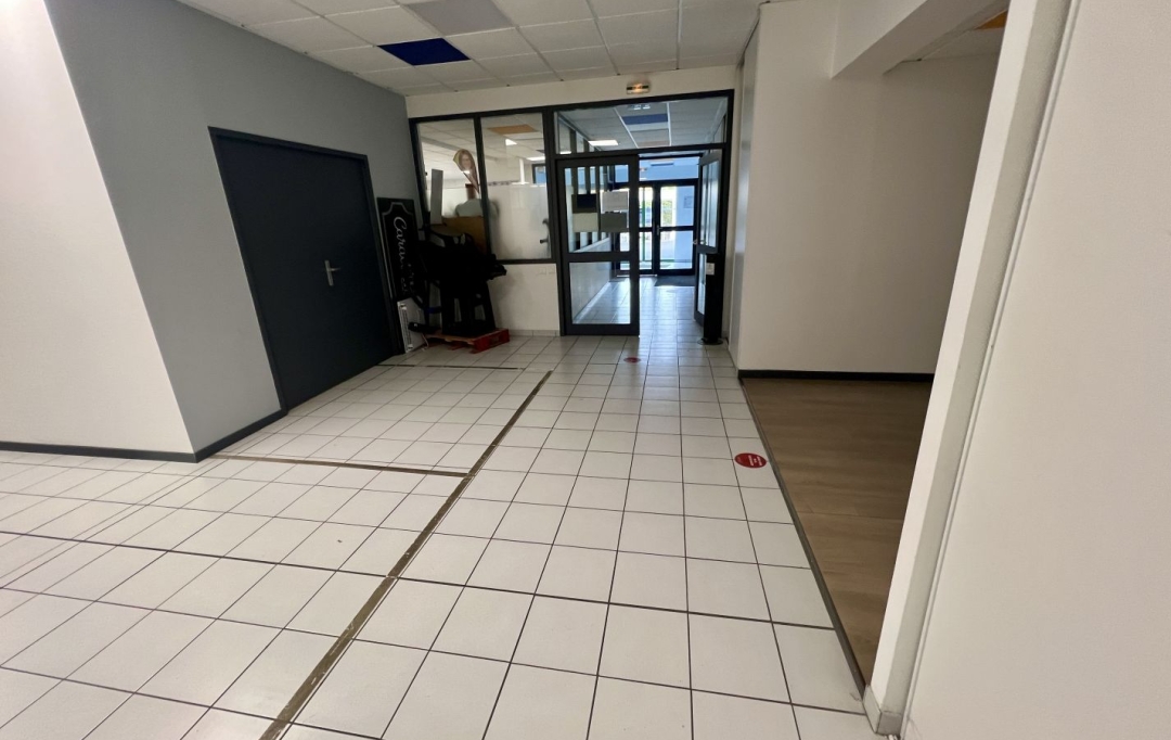 Annonces ST DENIS : Local / Bureau | LES SORINIERES (44840) | 4 090 m2 | 2 995 000 &euro; 
