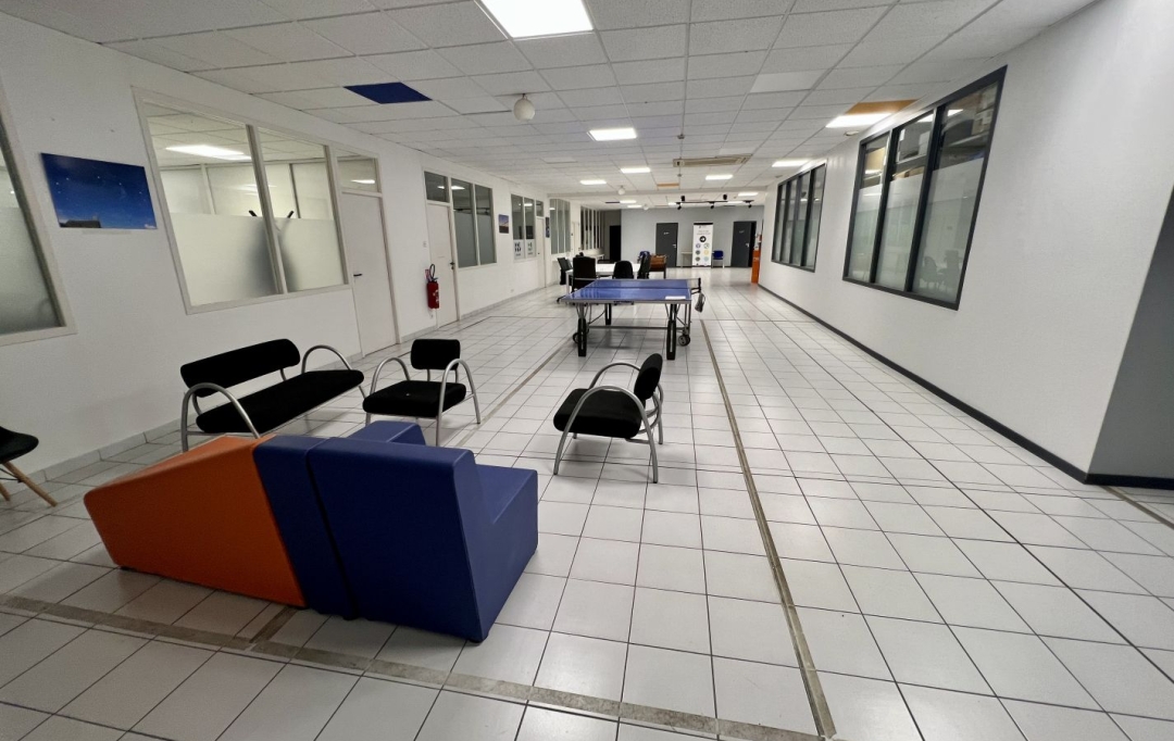 Annonces ST DENIS : Local / Bureau | LES SORINIERES (44840) | 4 090 m2 | 2 995 000 &euro; 