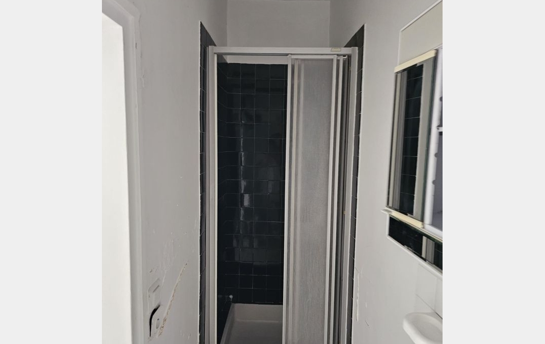 Annonces ST DENIS : Maison / Villa | BAGNOLET (93170) | 42 m2 | 280 000 &euro; 