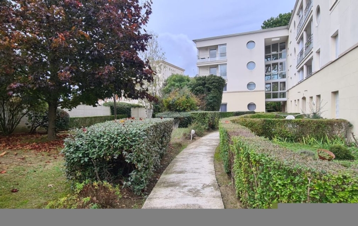 Studio   LIVRY-GARGAN  32 m2 148 000 € 