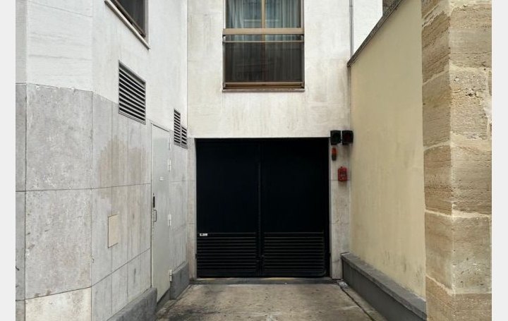  Annonces ST DENIS Garage / Parking | PARIS (75015) | 12 m2 | 120 € 
