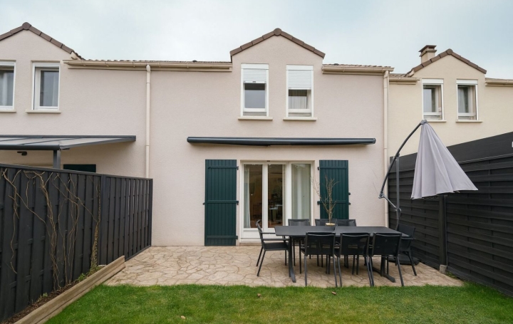 Maison de ville   VILLETANEUSE  80 m2 250 000 € 